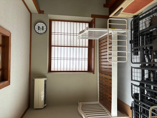 �ǎ��A�N���X